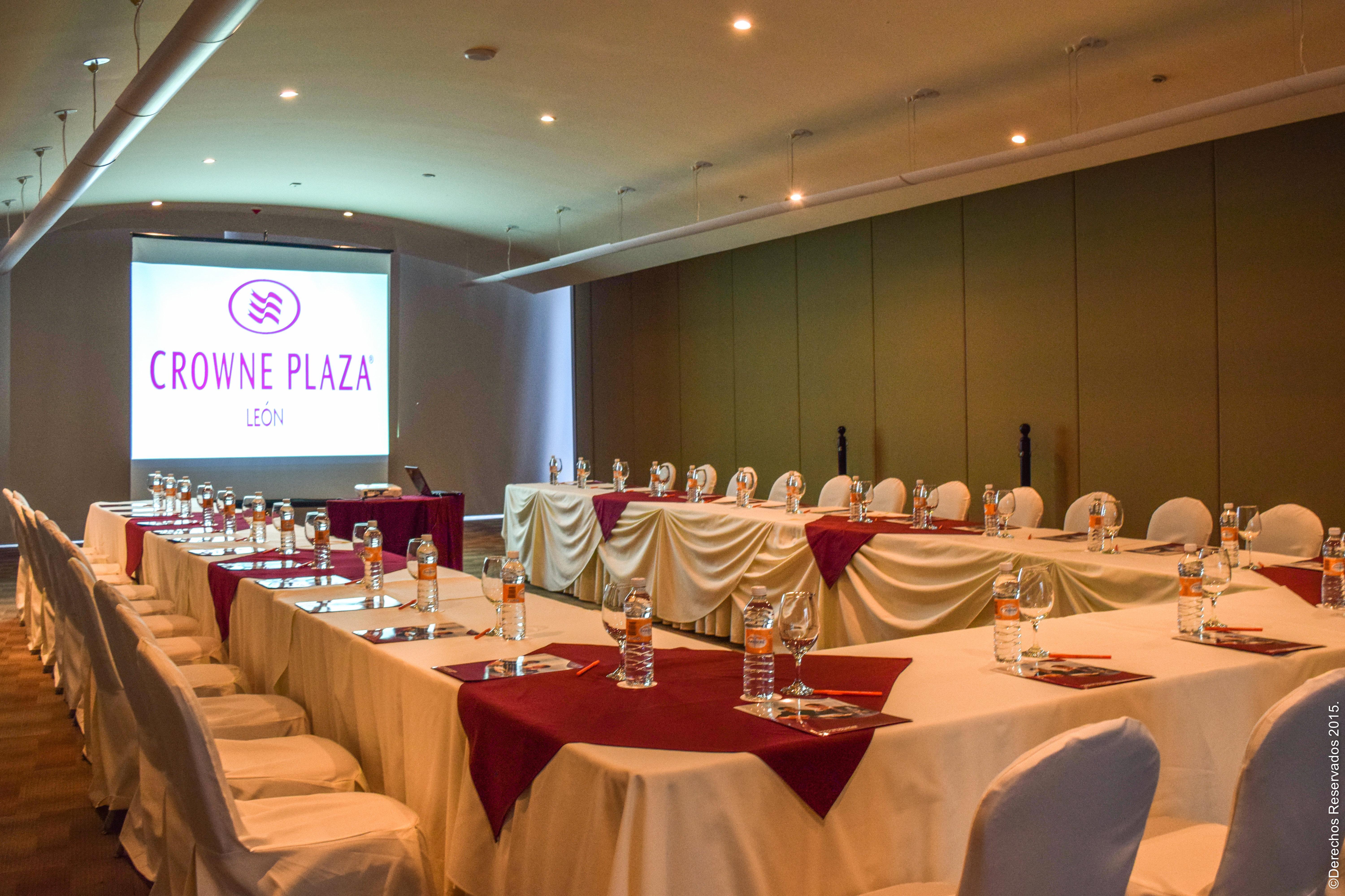 Crowne Plaza Leon By Ihg Hotel Exterior photo